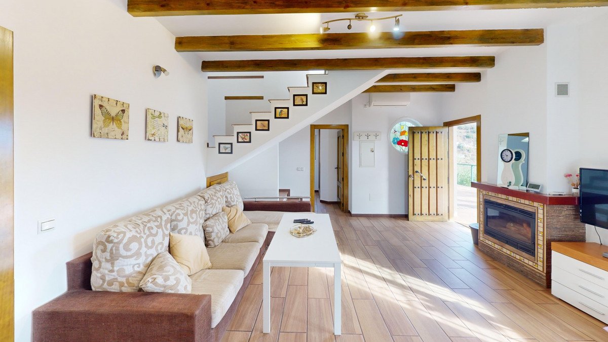 3 Bed Detached Villa in Arenas
