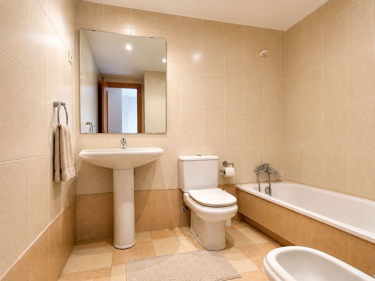 3 Bed Middle Floor Apartment in Torremolinos