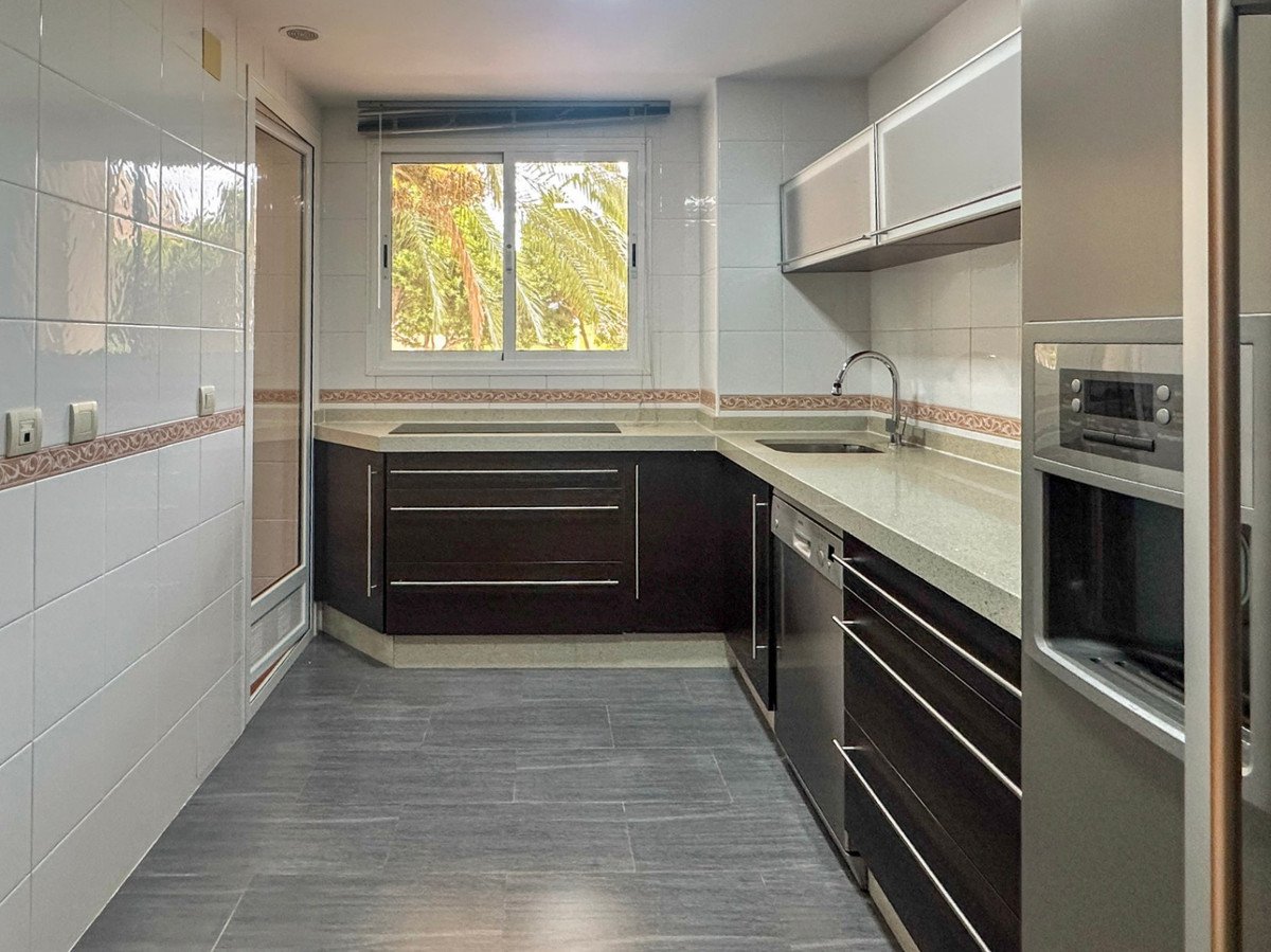 3 Bed Middle Floor Apartment in Torremolinos