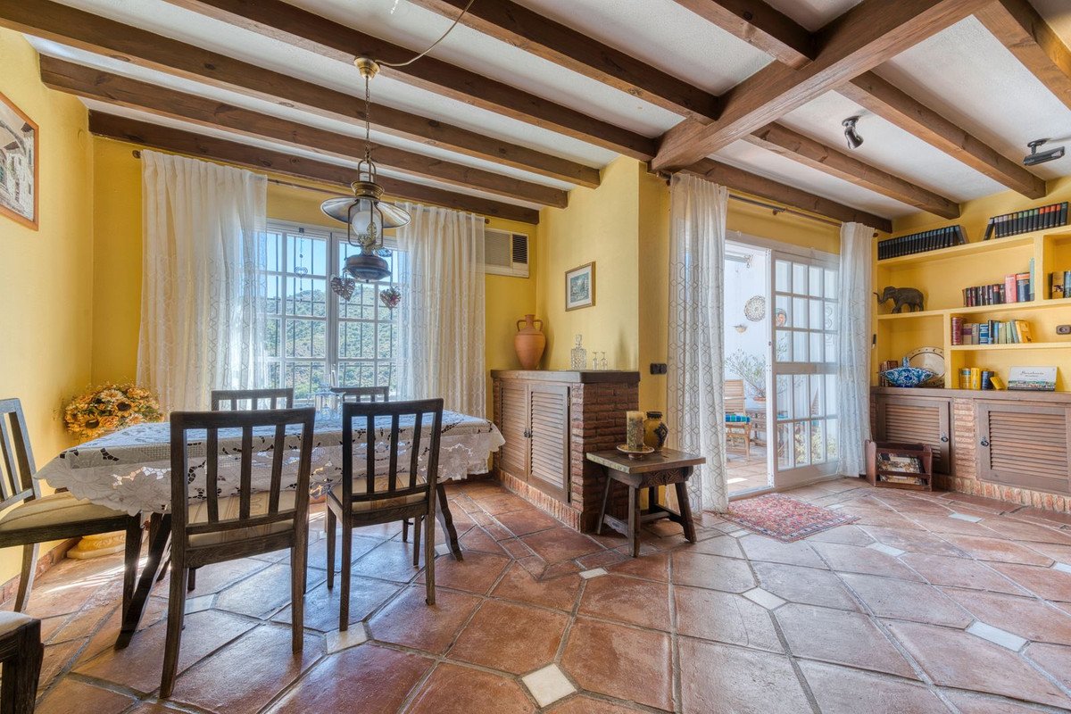 3 Bed Townhouse in Benahavís