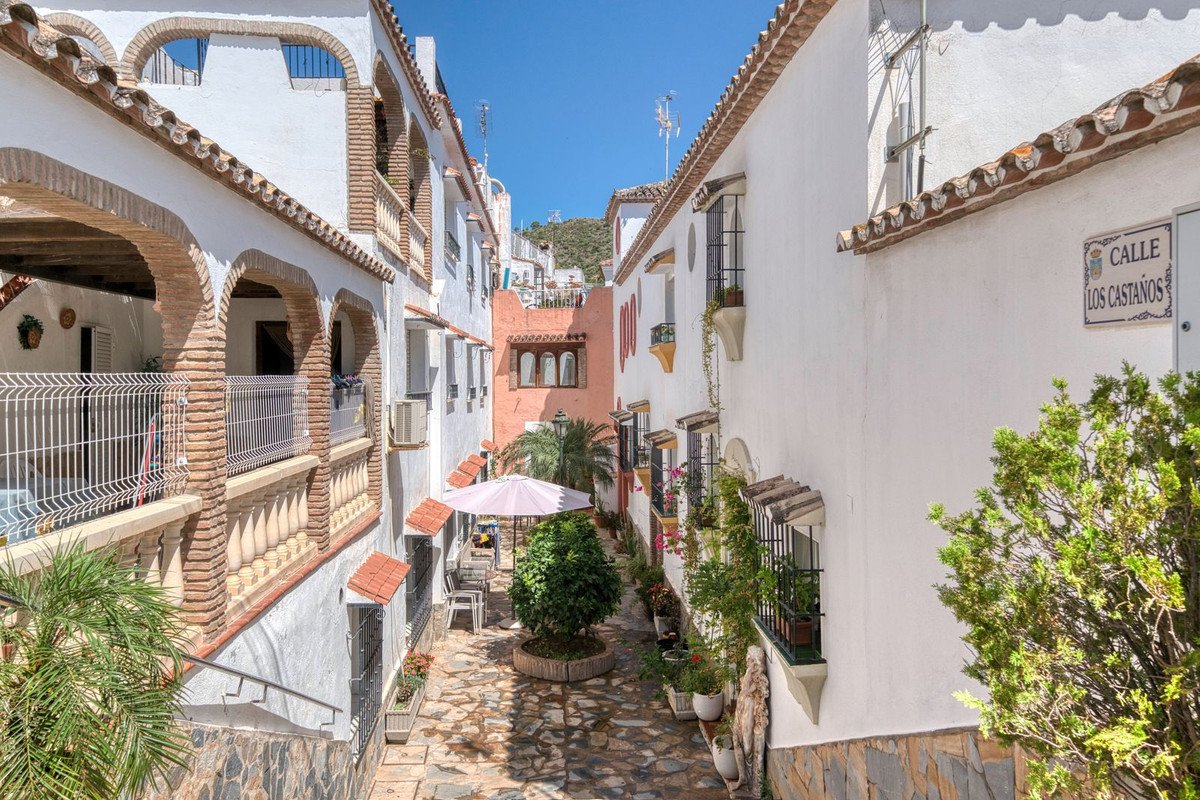 3 Bed Townhouse in Benahavís