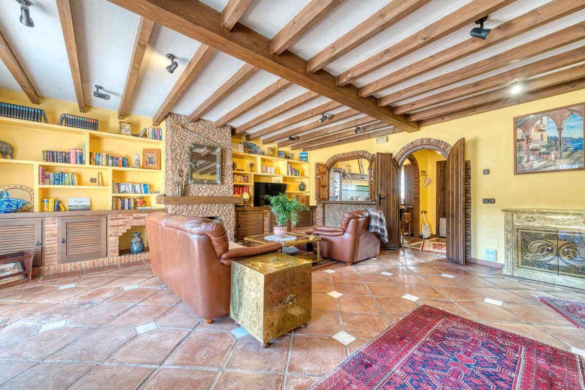 3 Bed Townhouse in Benahavís