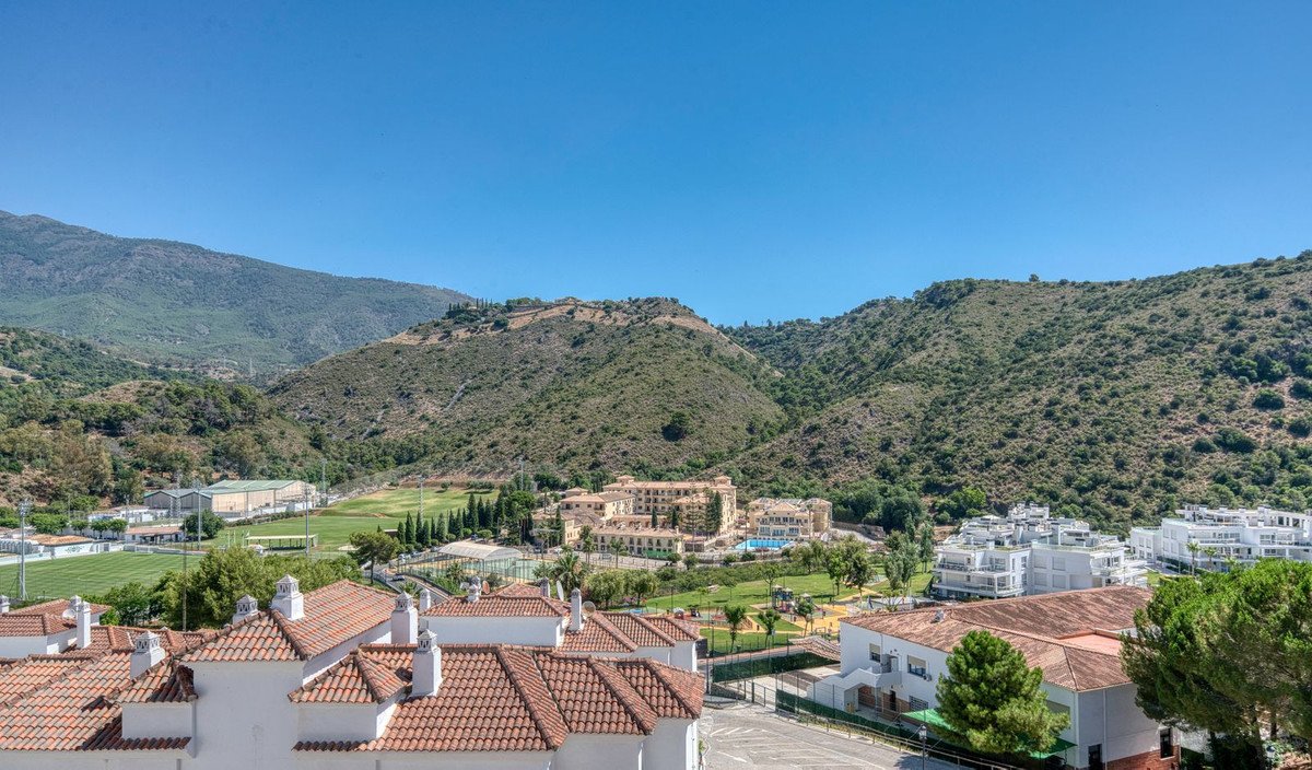3 Bed Townhouse in Benahavís