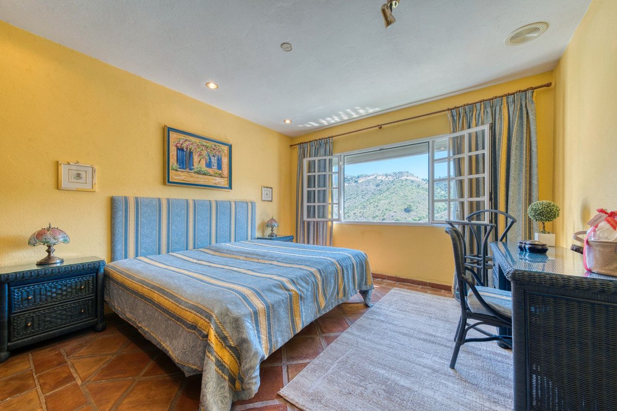 3 Bed Townhouse in Benahavís