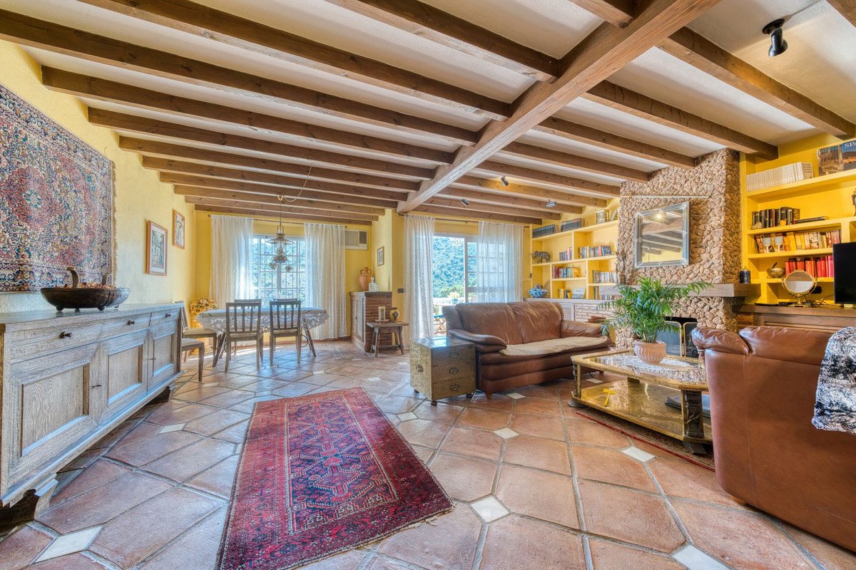 3 Bed Townhouse in Benahavís