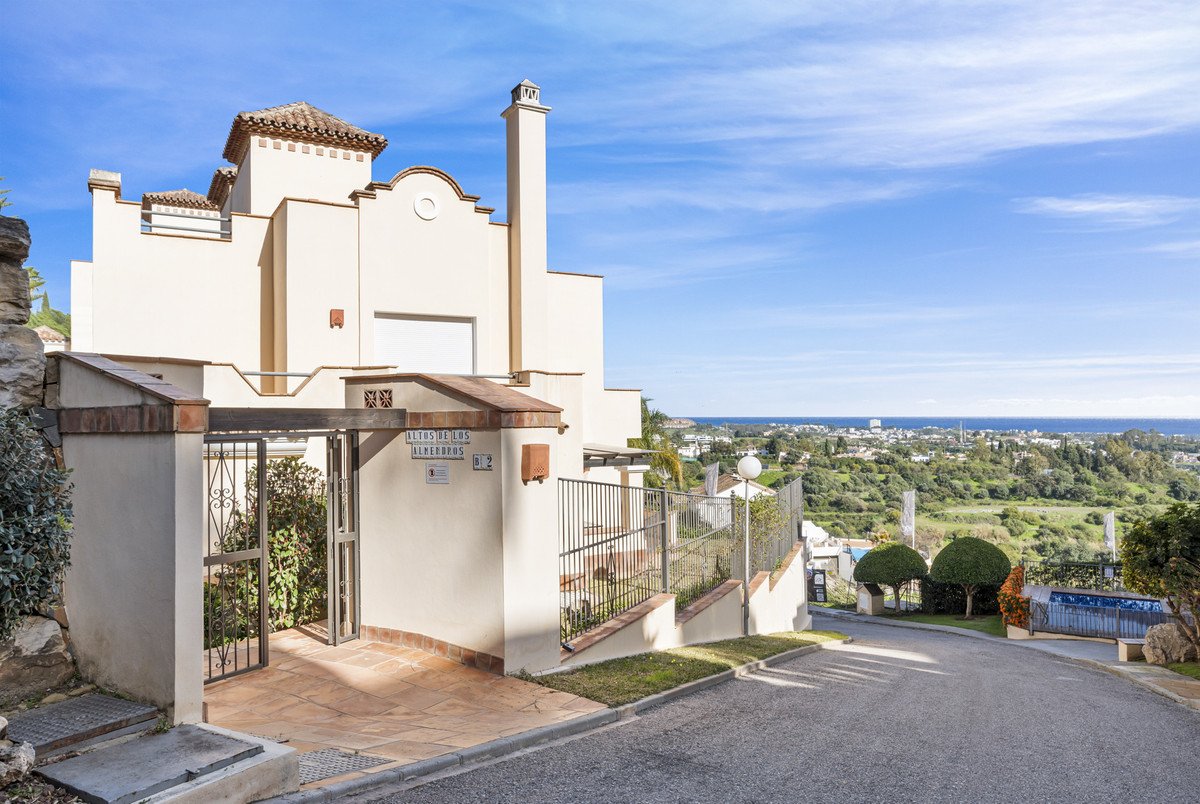 4 Bed Penthouse in Benahavís