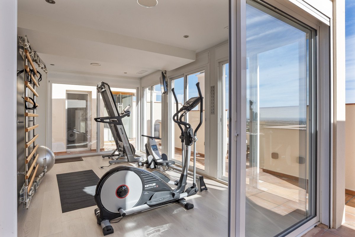 4 Bed Penthouse in Benahavís