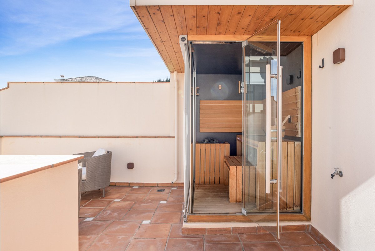 4 Bed Penthouse in Benahavís