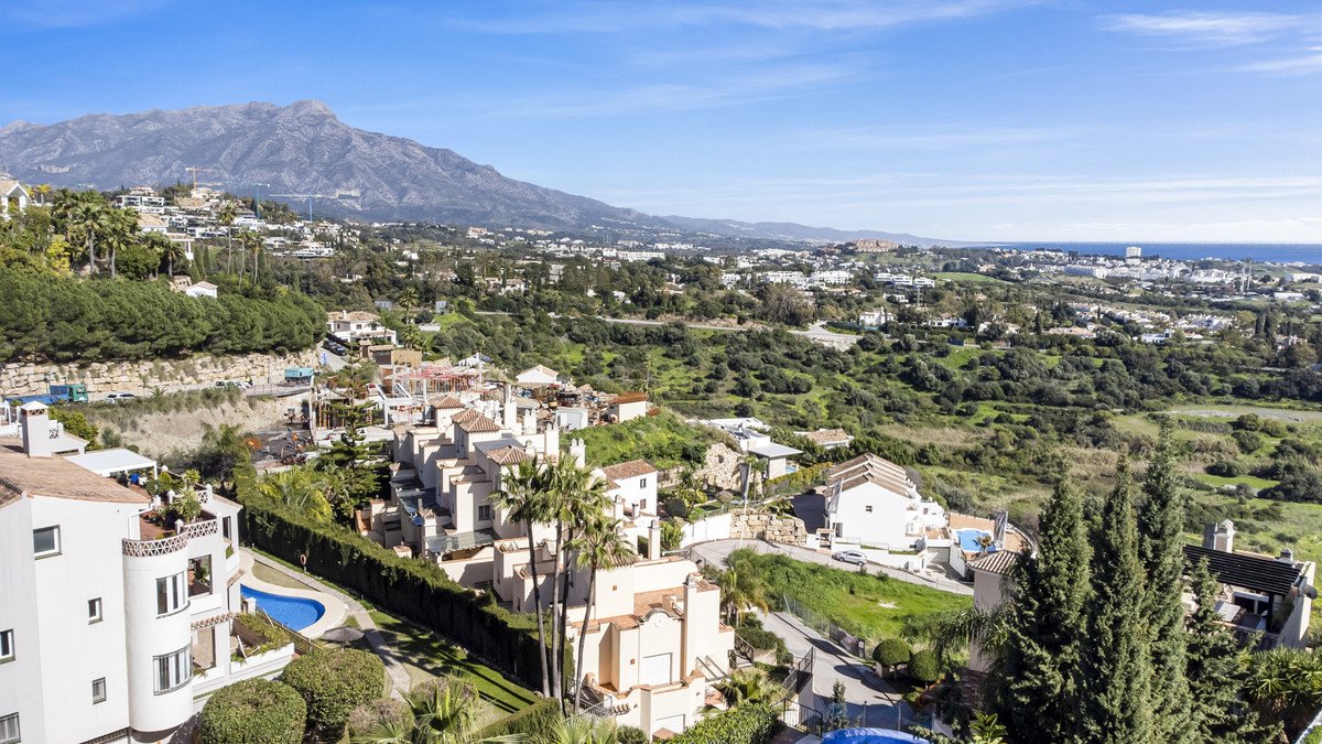 4 Bed Penthouse in Benahavís