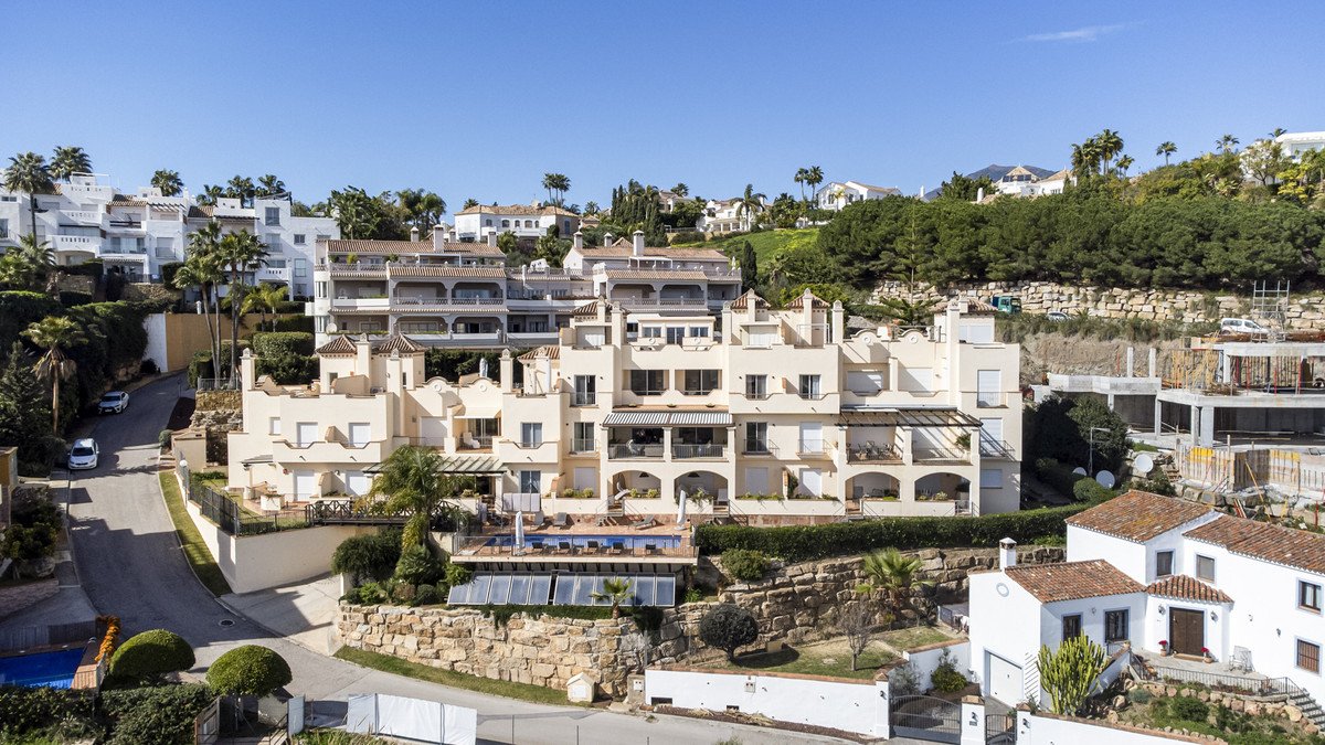 4 Bed Penthouse in Benahavís