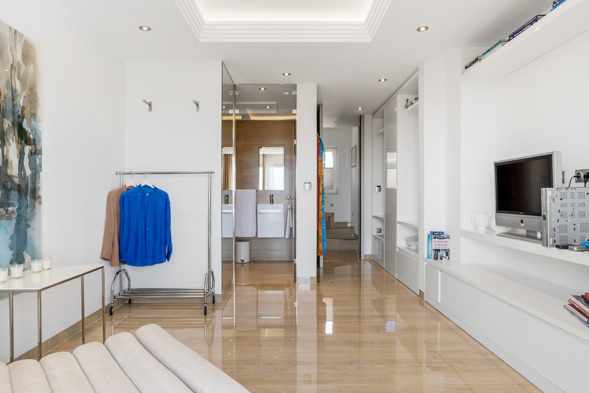4 Bed Penthouse in Benahavís