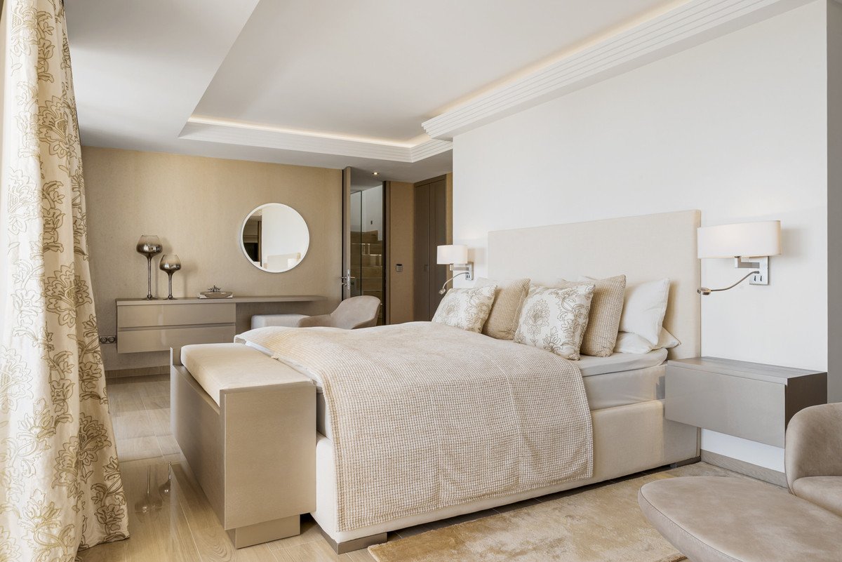 4 Bed Penthouse in Benahavís