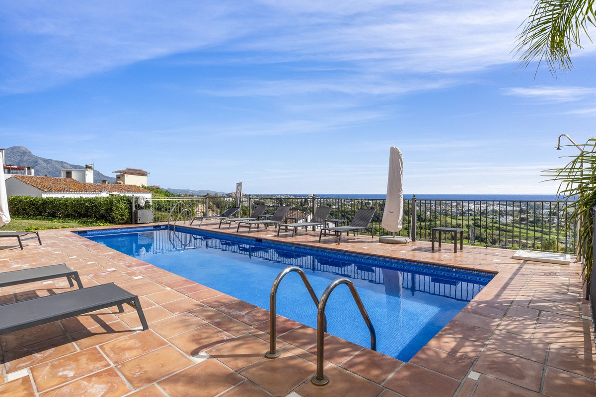 4 Bed Penthouse in Benahavís