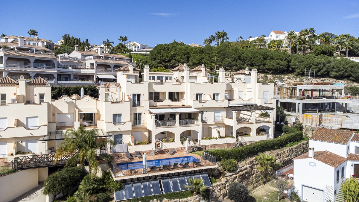 4 Bed Penthouse in Benahavís