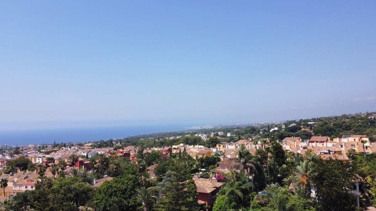 5 Bed Detached Villa in Marbella