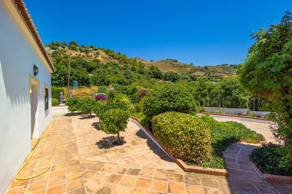 6 Bed Finca - Cortijo in Canillas de Albaida