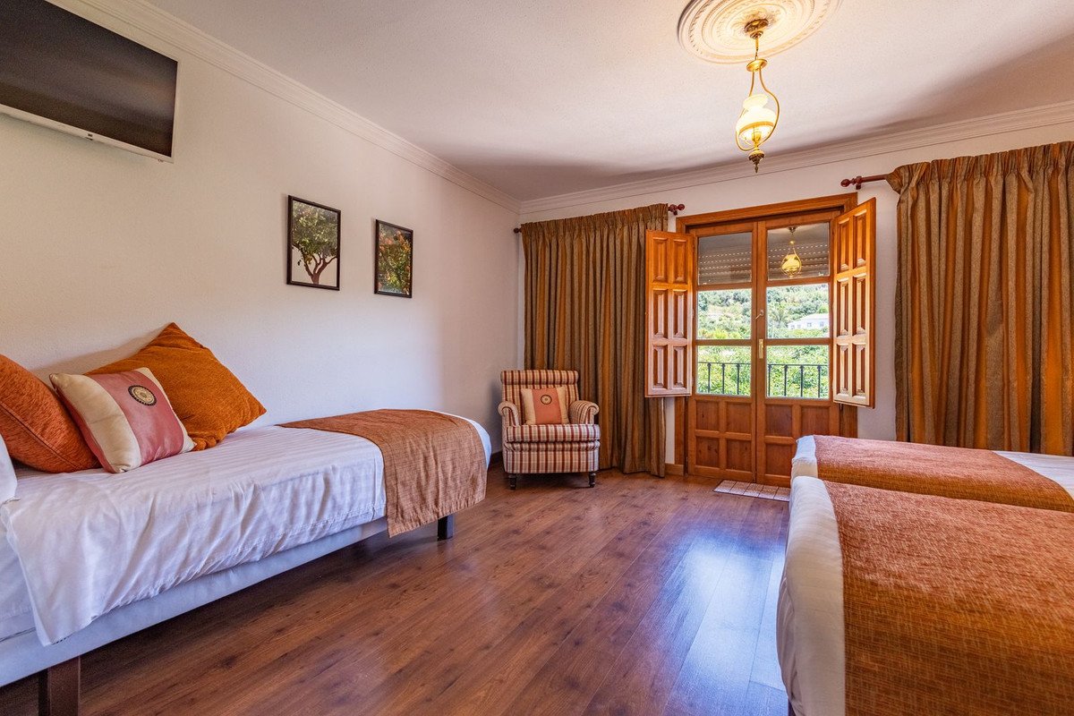 6 Bed Finca - Cortijo in Canillas de Albaida