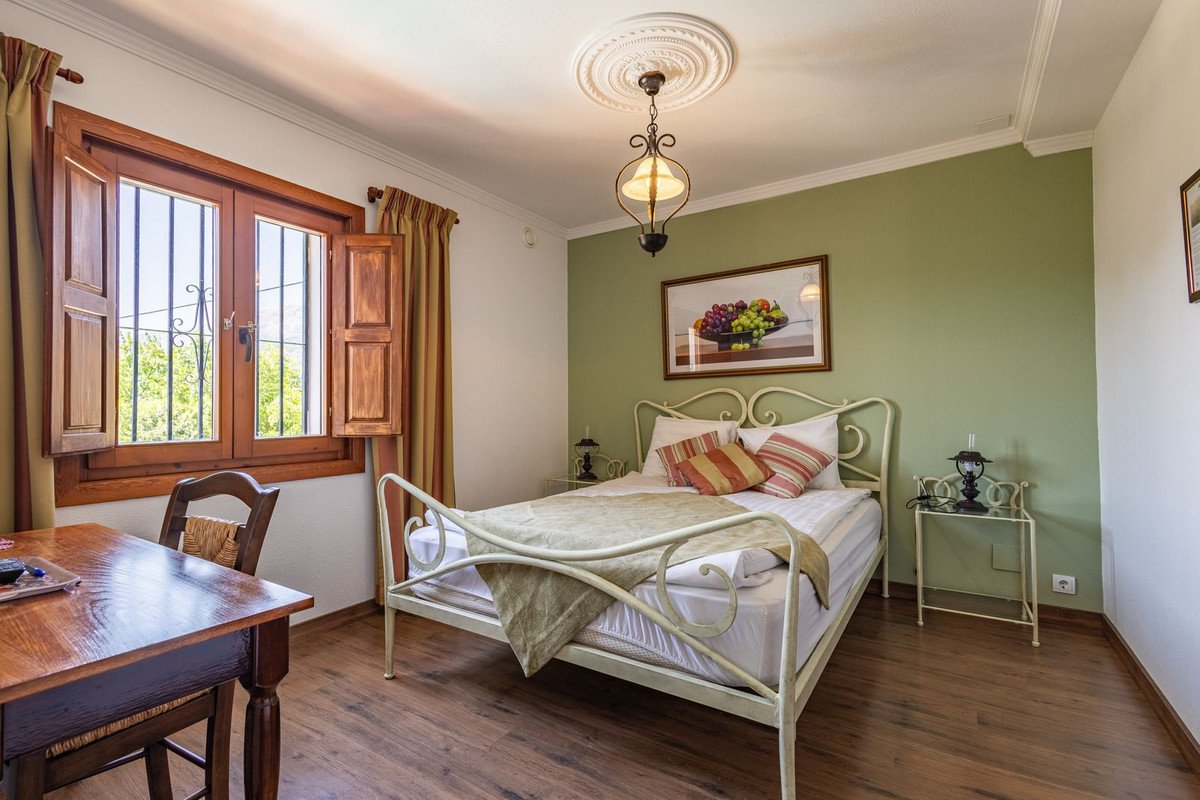 6 Bed Finca - Cortijo in Canillas de Albaida
