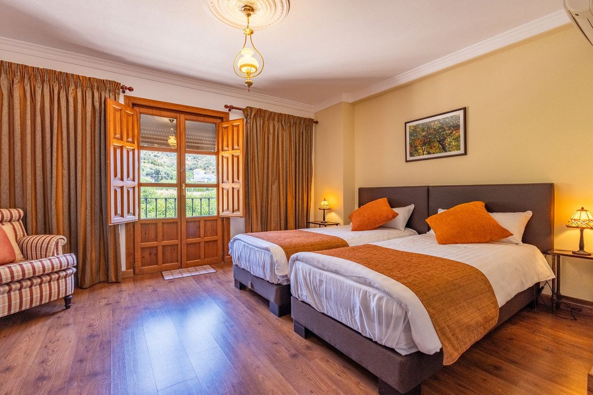 6 Bed Finca - Cortijo in Canillas de Albaida