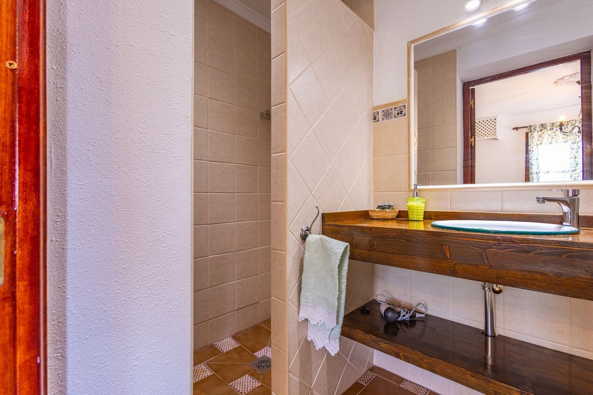 6 Bed Finca - Cortijo in Canillas de Albaida