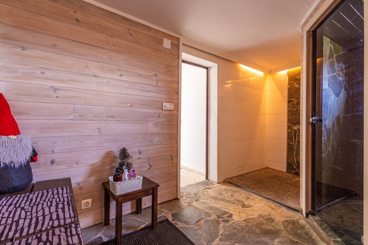 6 Bed Finca - Cortijo in Canillas de Albaida