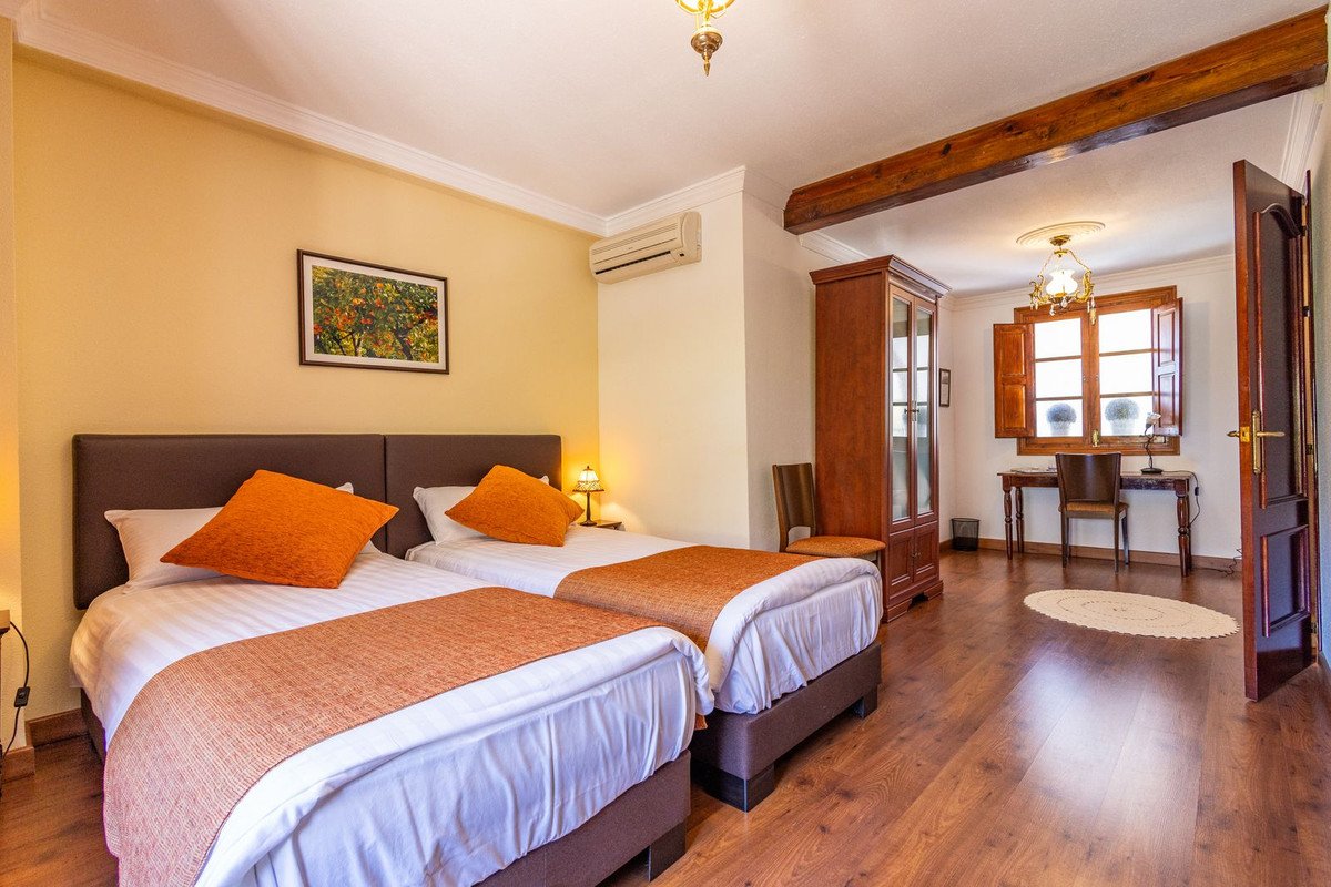 6 Bed Finca - Cortijo in Canillas de Albaida