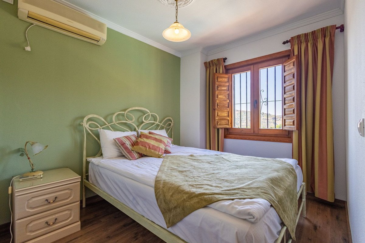 6 Bed Finca - Cortijo in Canillas de Albaida