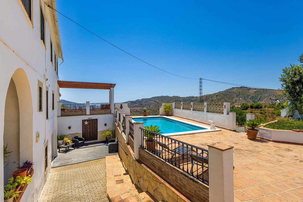 6 Bed Finca - Cortijo in Canillas de Albaida