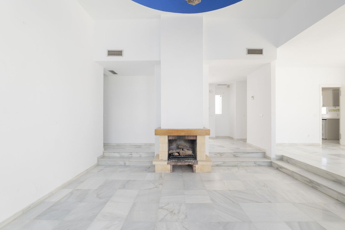 3 Bed Detached Villa in Puerto Banús