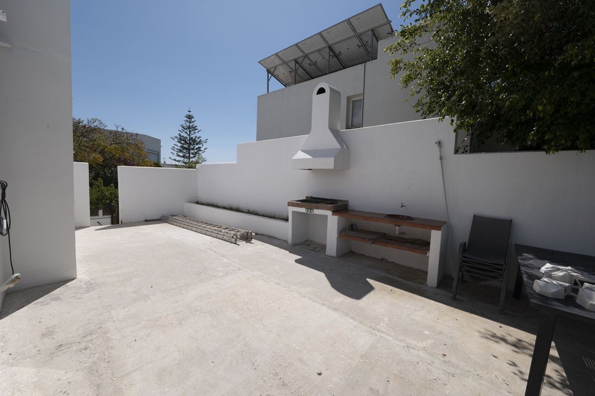 3 Bed Detached Villa in Puerto Banús