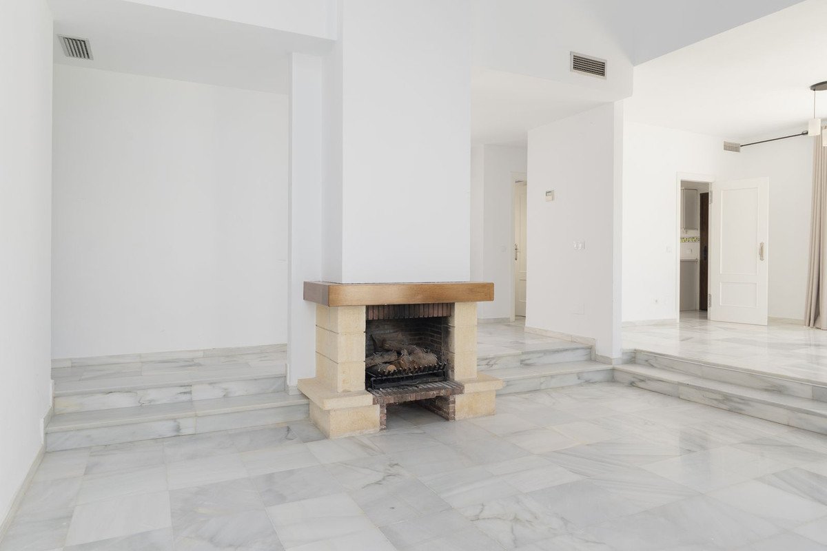 3 Bed Detached Villa in Puerto Banús