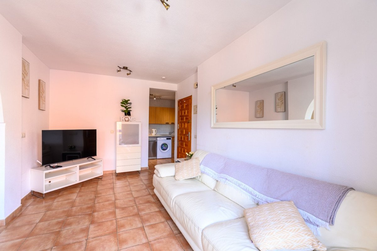 2 Bed Ground Floor Apartment in Villamartin