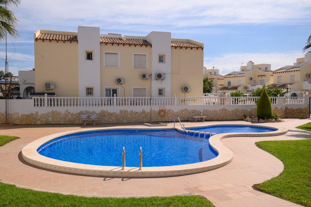 2 Bed Ground Floor Apartment in Villamartin