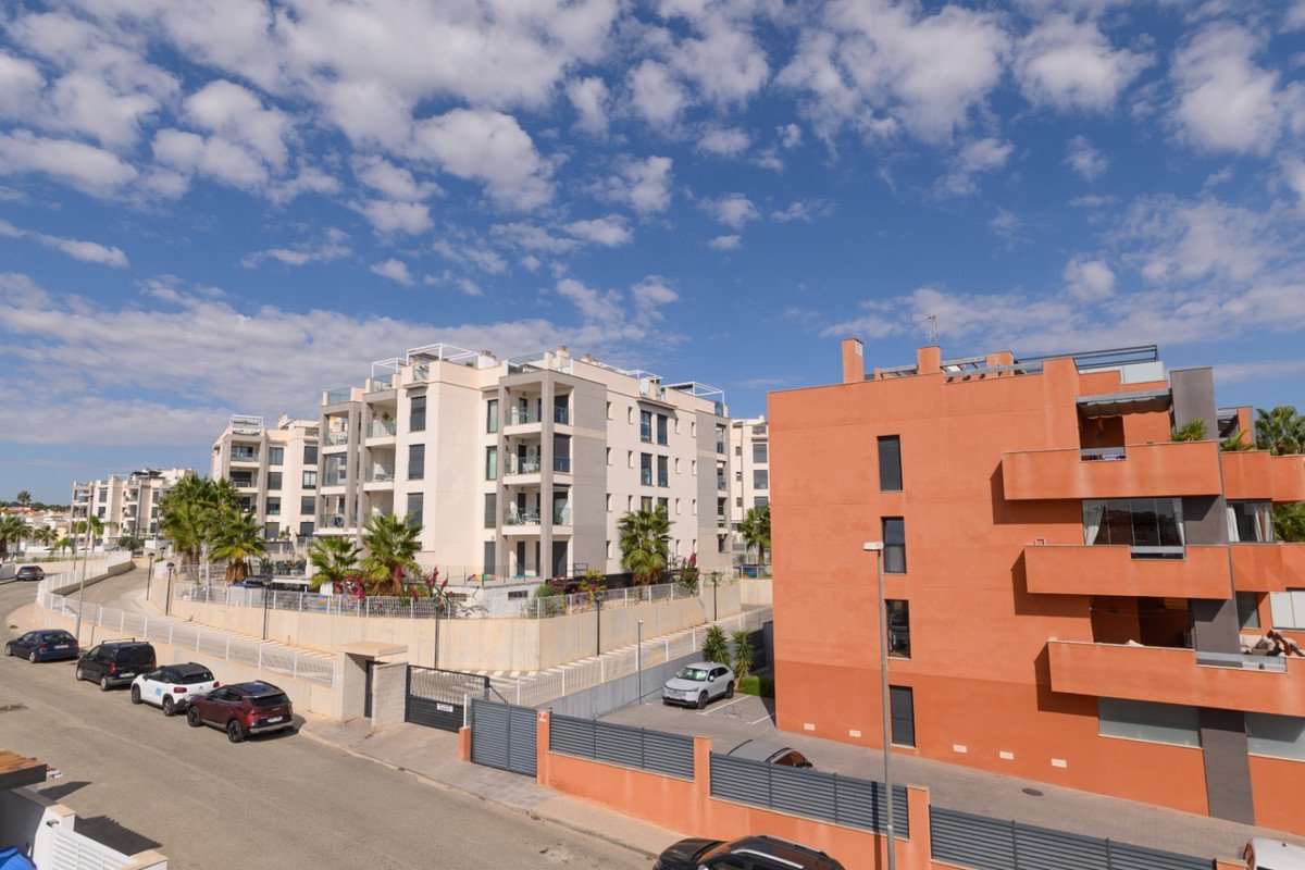 2 Bed Ground Floor Apartment in Villamartin