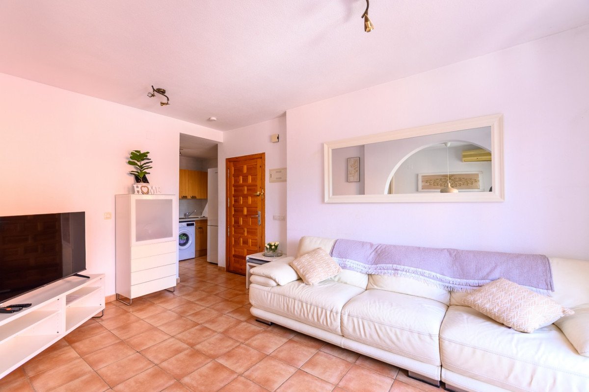 2 Bed Ground Floor Apartment in Villamartin