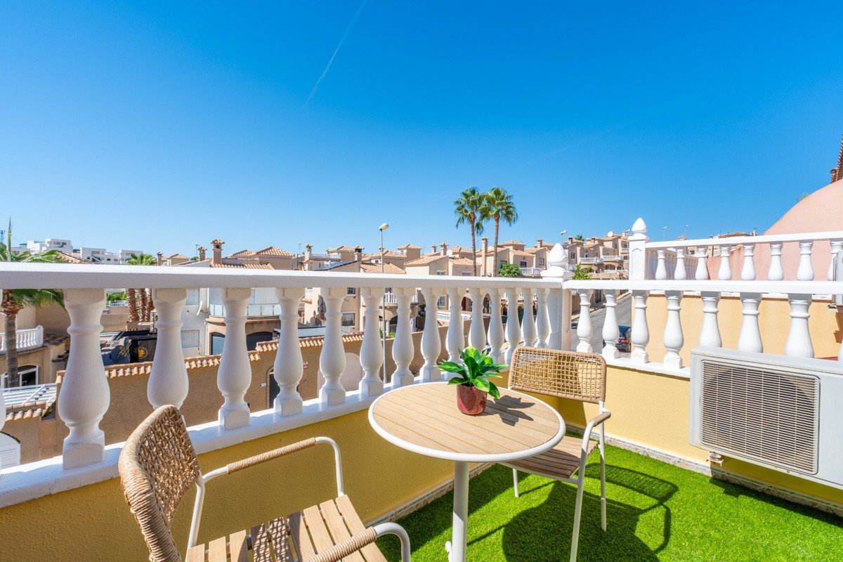 2 Bed Townhouse in Orihuela Costa