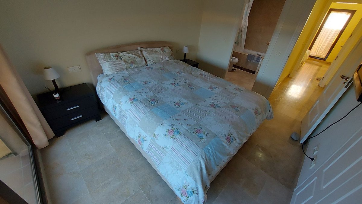 2 Bed Penthouse in La Duquesa