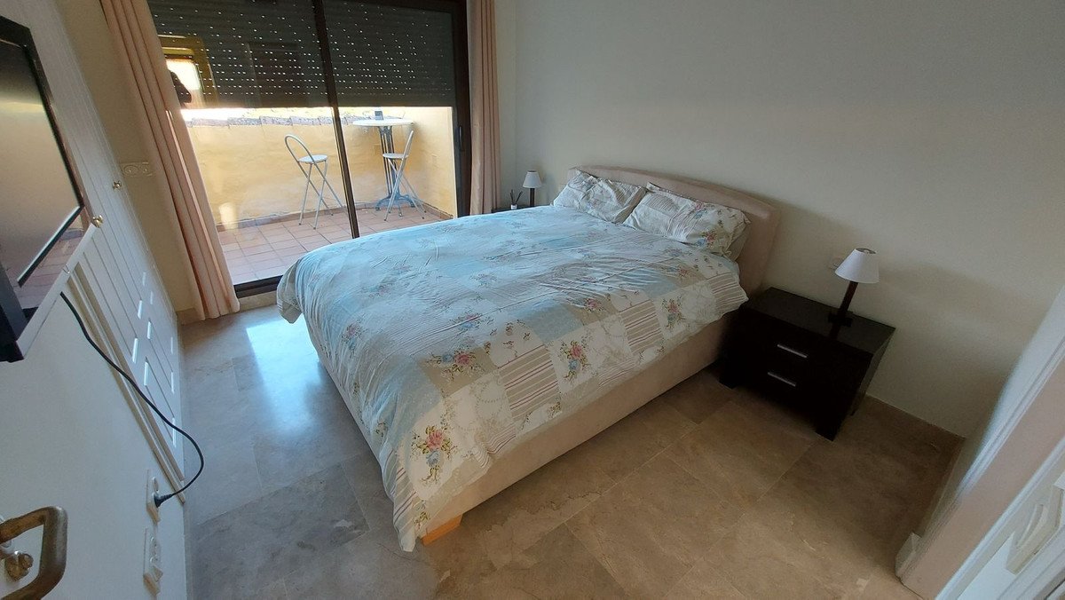 2 Bed Penthouse in La Duquesa