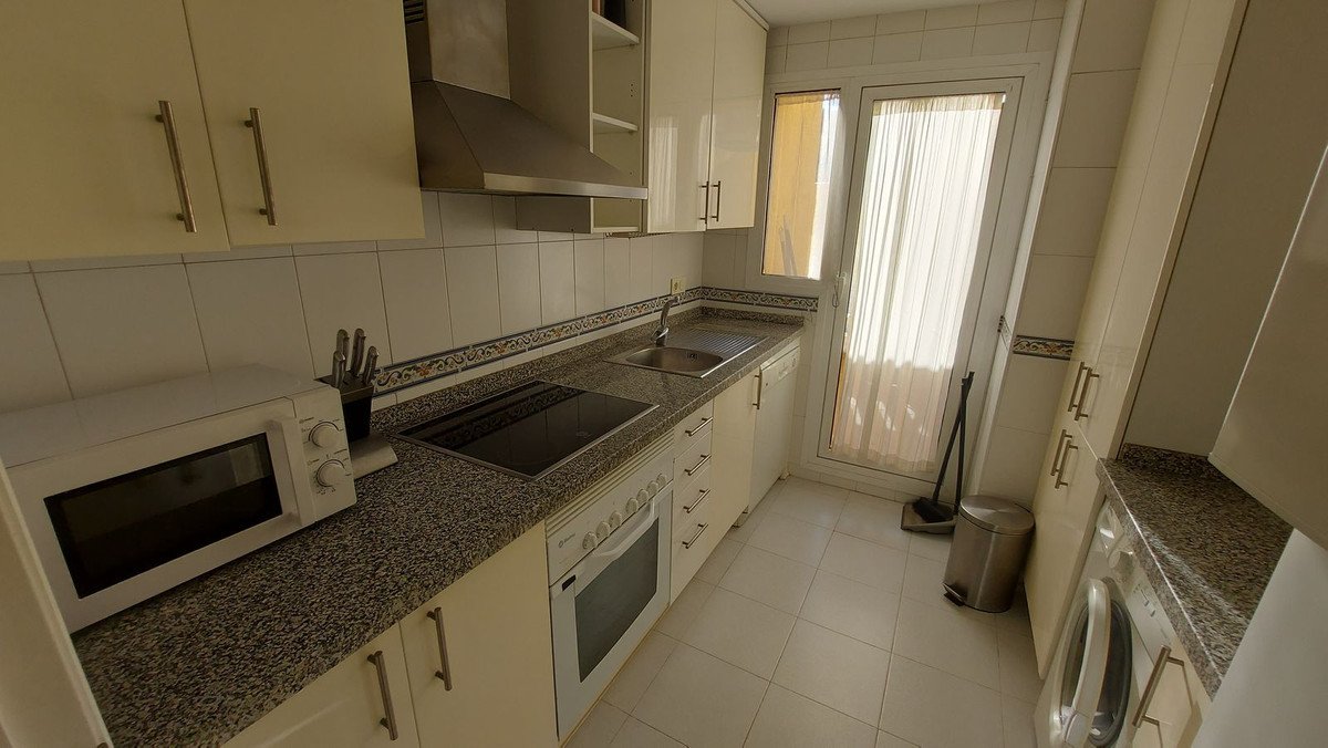 2 Bed Penthouse in La Duquesa