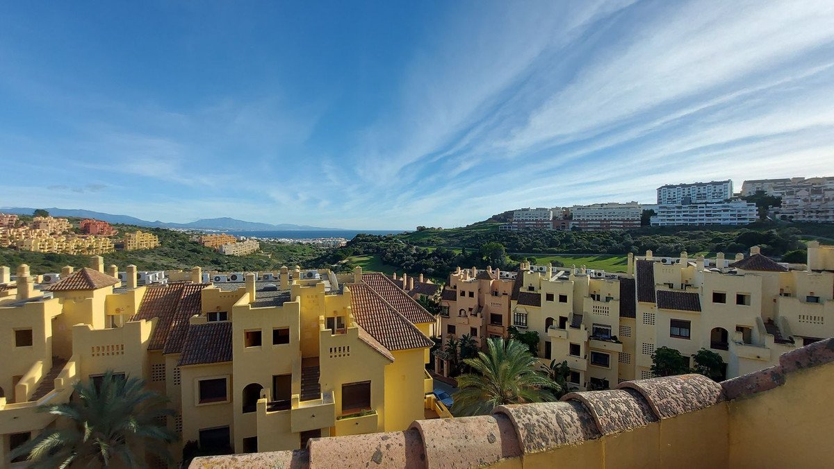 2 Bed Penthouse in La Duquesa