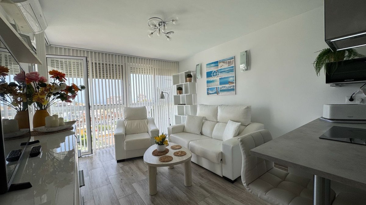 2 Bed Middle Floor Apartment in Benalmadena