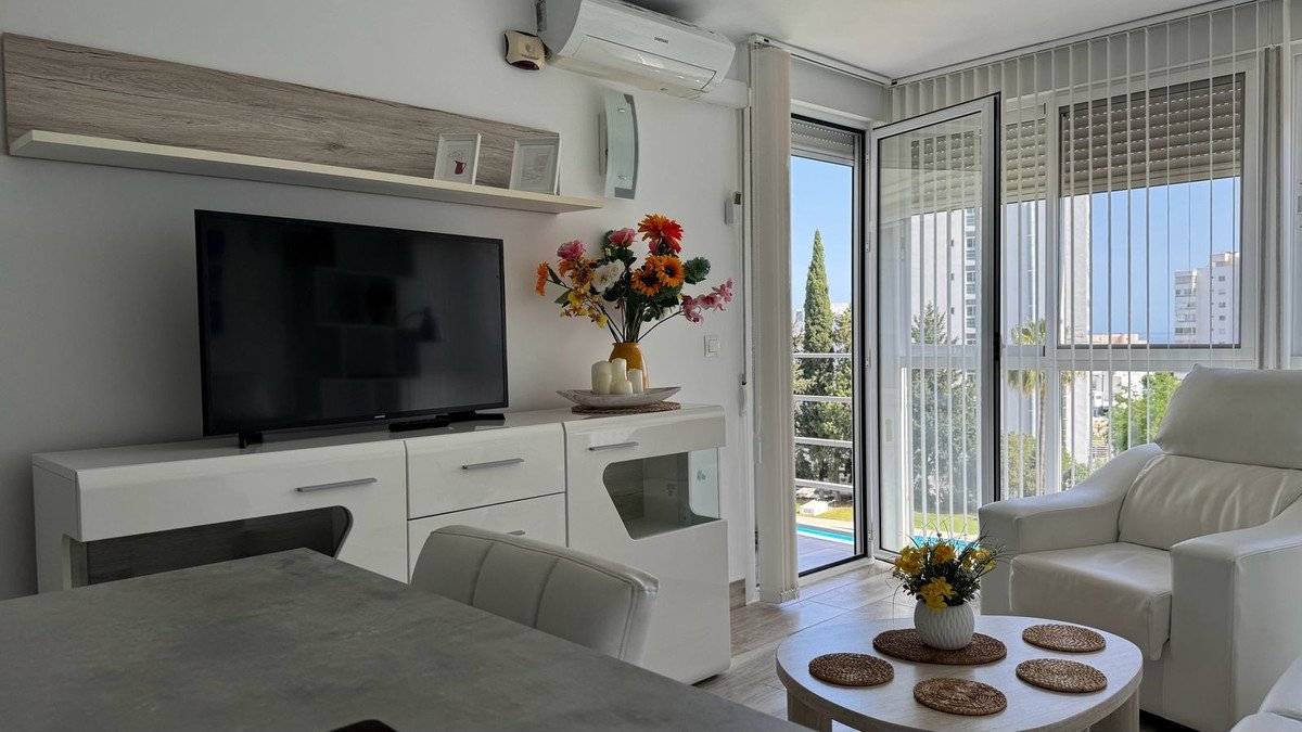 2 Bed Middle Floor Apartment in Benalmadena