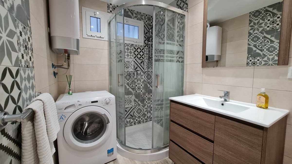 2 Bed Middle Floor Apartment in Benalmadena