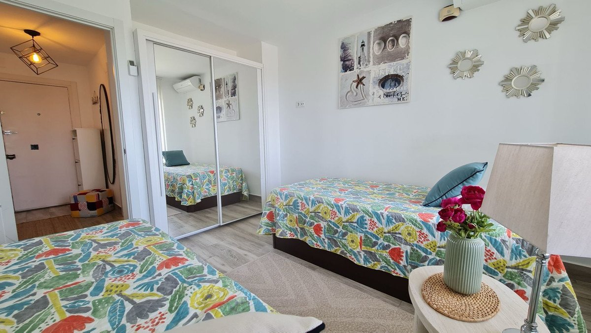 2 Bed Middle Floor Apartment in Benalmadena