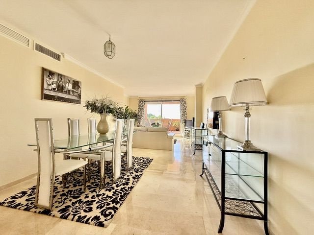 2 Bed Middle Floor Apartment in Marbella