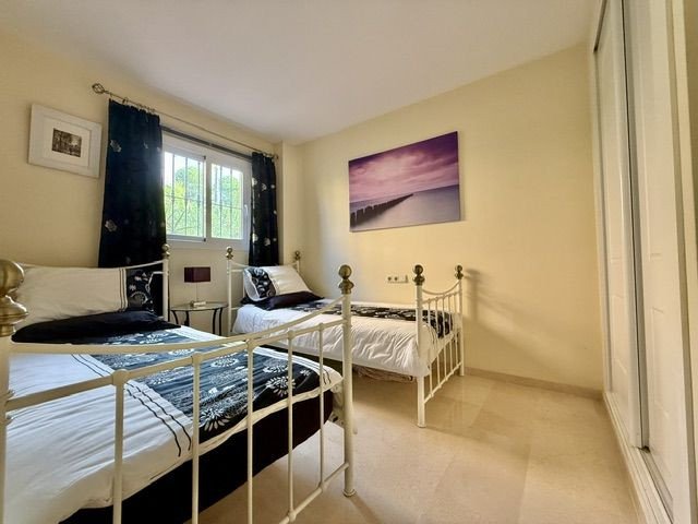 2 Bed Middle Floor Apartment in Marbella
