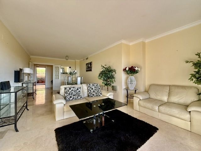 2 Bed Middle Floor Apartment in Marbella