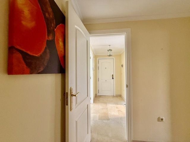 2 Bed Middle Floor Apartment in Marbella