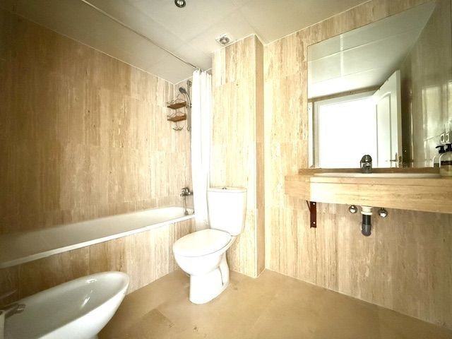 2 Bed Middle Floor Apartment in Marbella