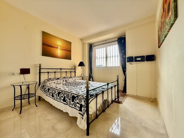 2 Bed Middle Floor Apartment in Marbella